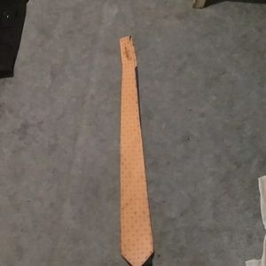 Orange tie